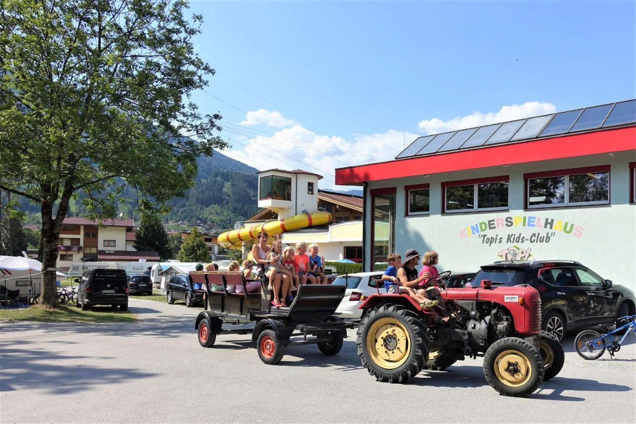 Mountainview Lodge - Chalet Im Zillertal Direkt Am 5 Sterne Campingplatz Aufenfeld Mit Hallenbad Und Sauna Aschau Im Zillertal エクステリア 写真